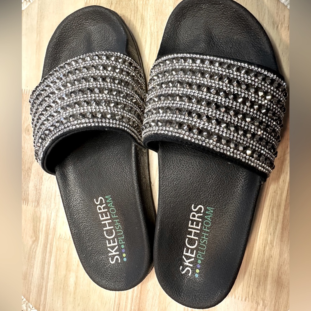 Skechers Plush Foam Sandals